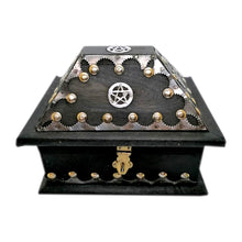 Carregar imagem no visualizador da galeria, Caixa de Época Artesanal em Madeira - Salem