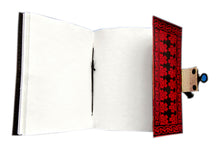 Carregar imagem no visualizador da galeria, Livro das Sombras em Couro, Vermelho e Preto com Pentagrama e Ferragens de Latão