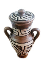 Carregar imagem no visualizador da galeria, Quartinha Com Asa Barro Marajoara 18cm
